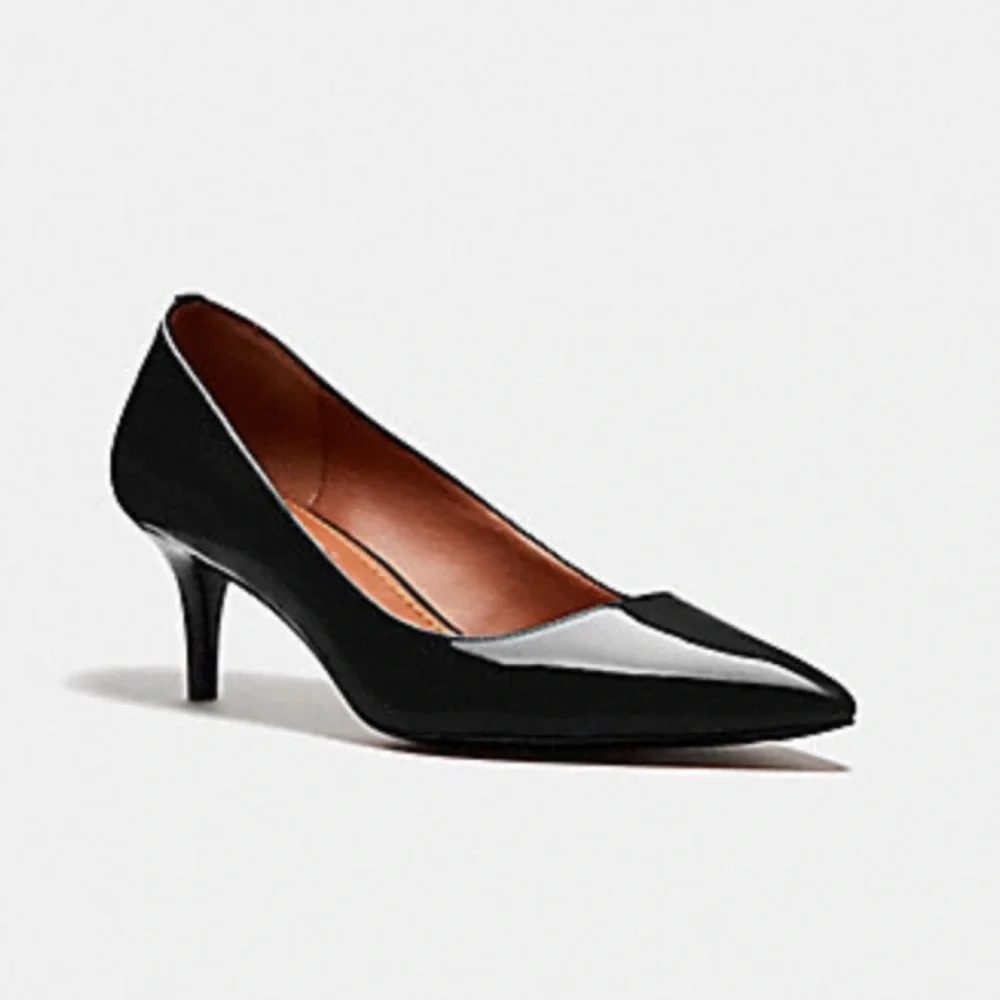 Coach Black Patent Leather Mid Heels Pump Shoes FG1479 size 6.5B
